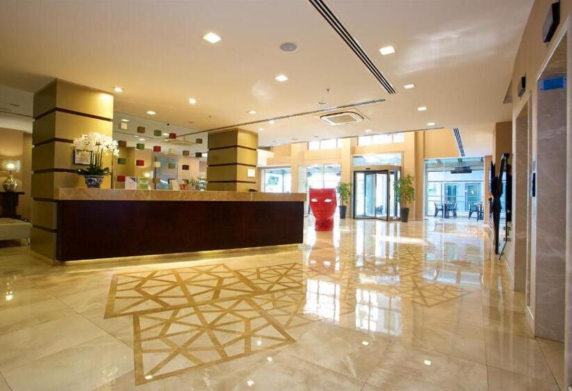 هتل Ramada By Wyndham İstanbul Taksim
