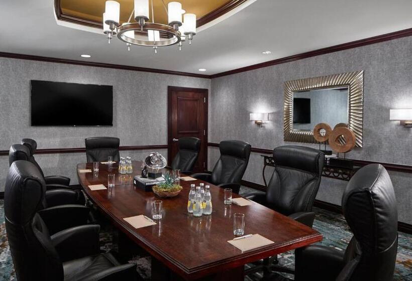 هتل Renaissance Mobile Riverview Plaza