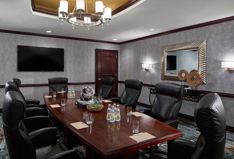 هتل Renaissance Mobile Riverview Plaza