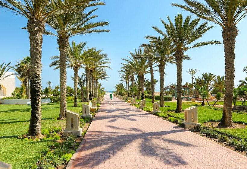 هتل Royal Garden Palace   Families And Couples