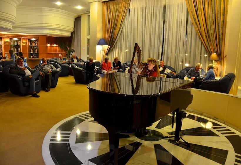 هتل Royal Garden Palace   Families And Couples