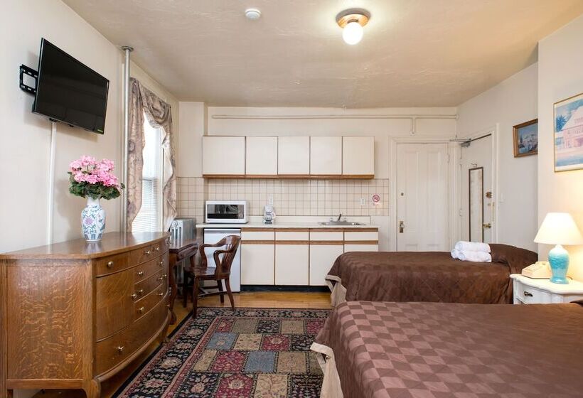 ホテル The Farrington Inn