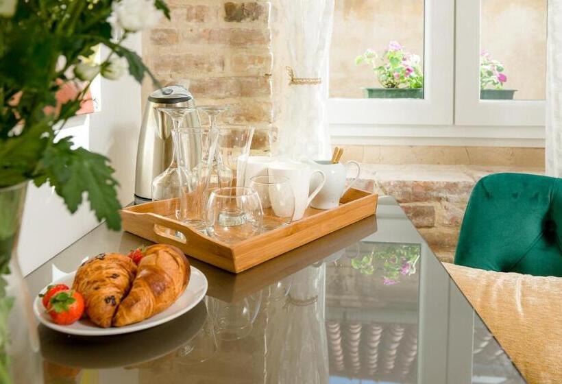 هتل Agava Lux Rooms&pool