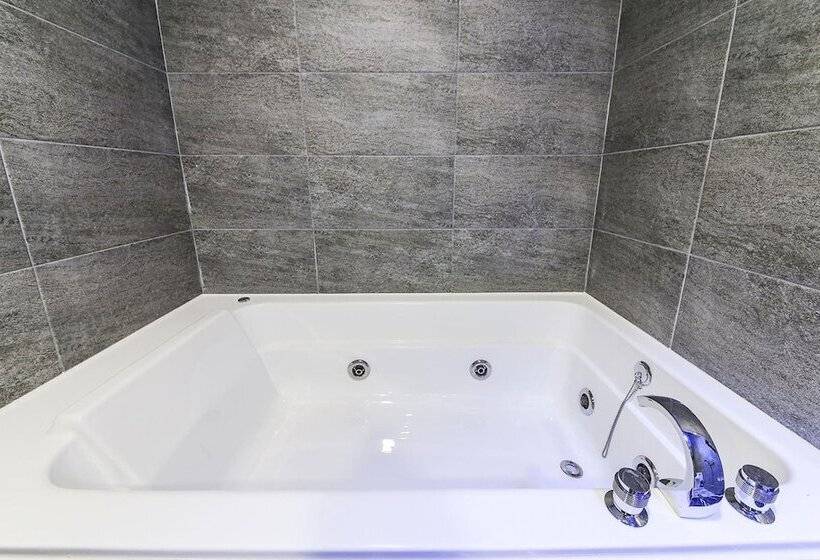 בית מלון כפרי Bentley Business