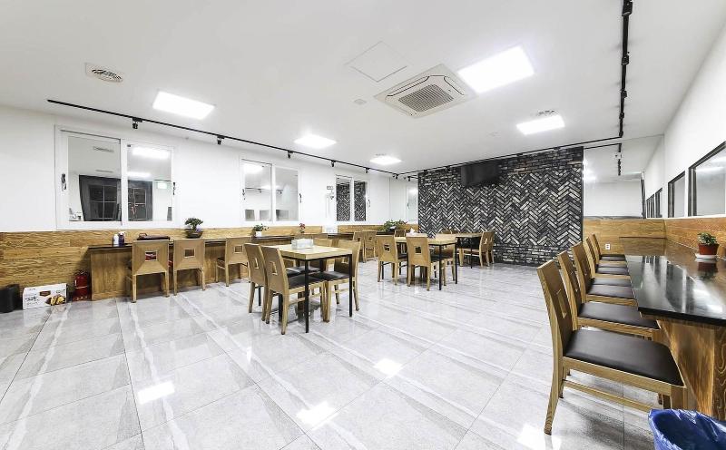 בית מלון כפרי Bentley Business