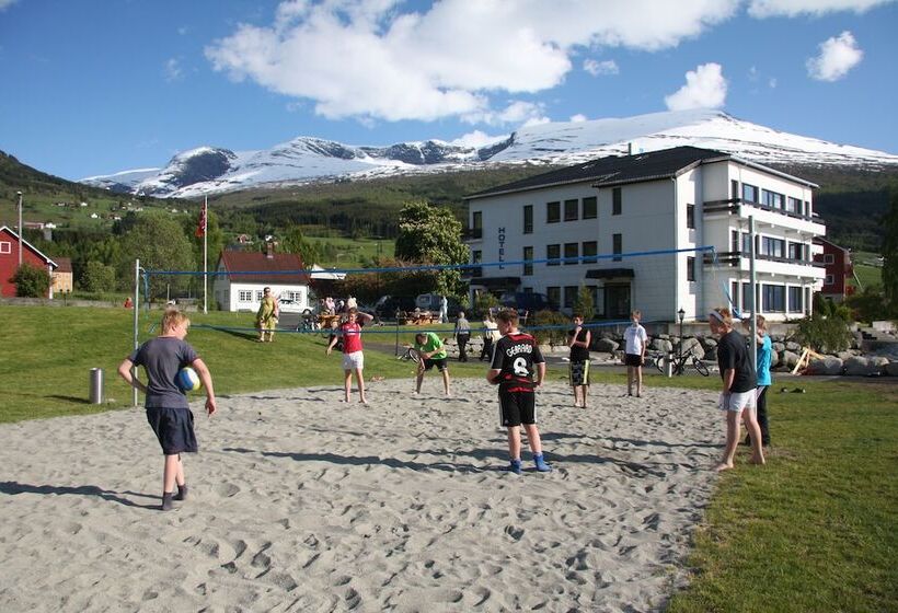 Innvik Fjordhotel   Misjonheimen