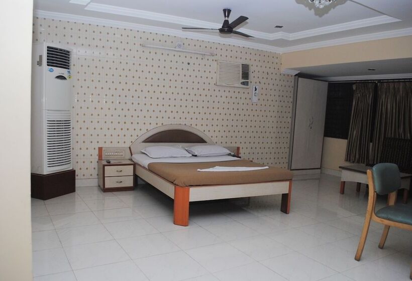 בית מלון כפרי Pancharatna Paradise