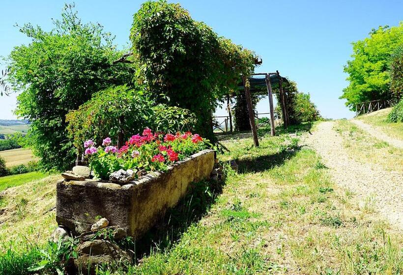 هتل روستایی La Rocca Della Magione