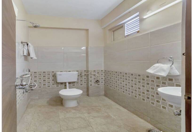 هتل Sai Vihar By Oyo Rooms