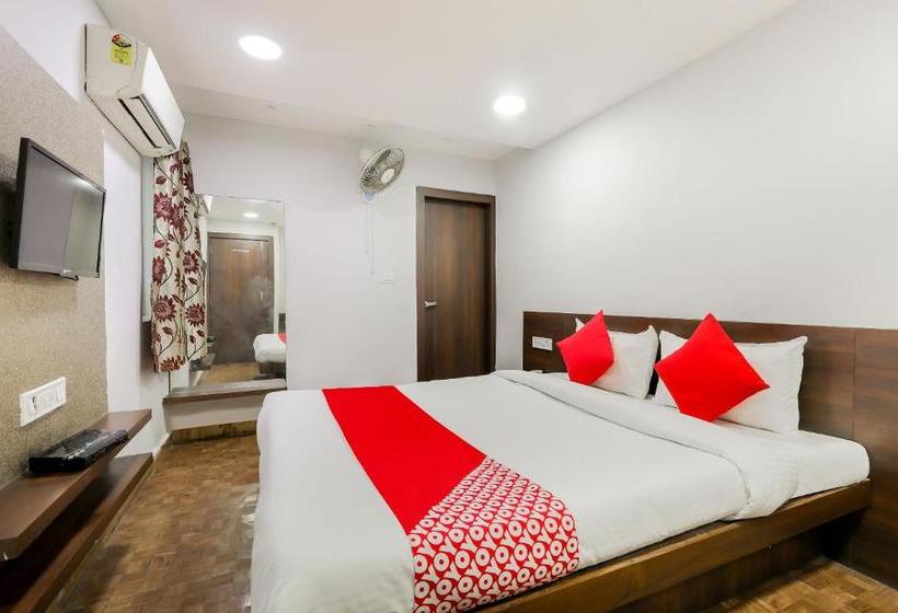 בית מלון כפרי Sajan Palace By Oyo Rooms