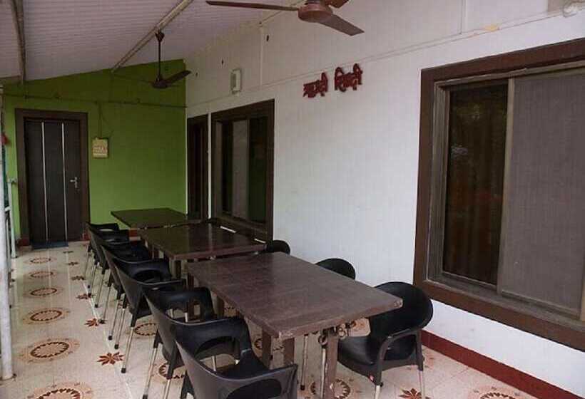 فندق Sanidhya Resort