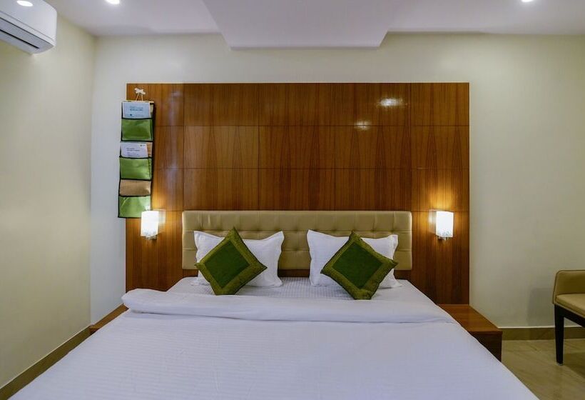 هتل Treebo Kanaka Grand