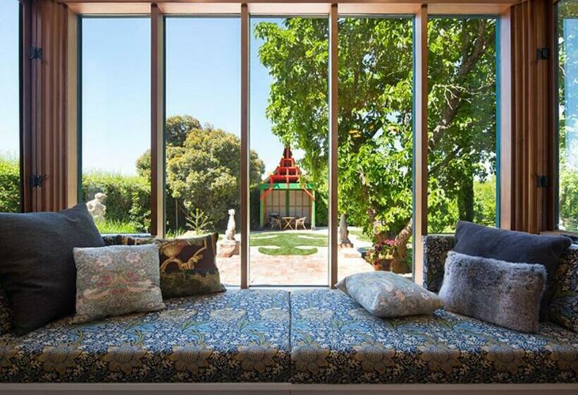 Montacute Pavilion And Gardens