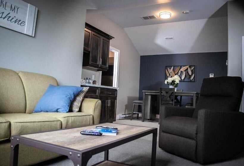 فندق على الطريق Newfound Inn & Suites