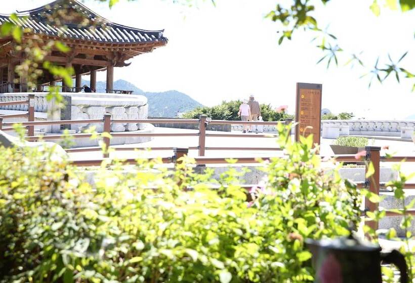 بنسيون Gyodong Salrae