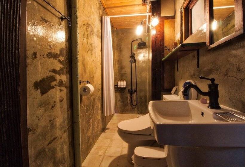 بنسيون Gyodong Salrae