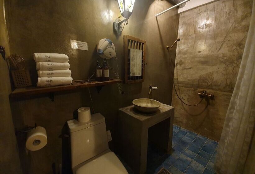 بنسيون Gyodong Salrae