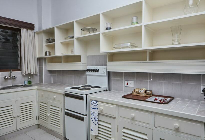 Tamarind Village Apartments