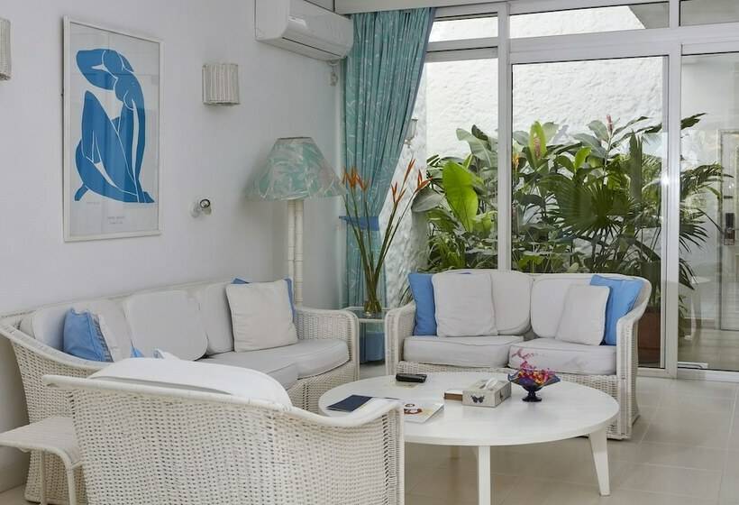 Tamarind Village Apartments