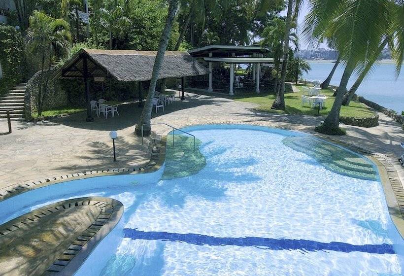 Tamarind Village Apartments