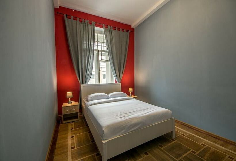 Hat Off Hostel