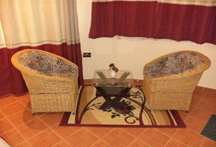 هتل Brooks Lodge