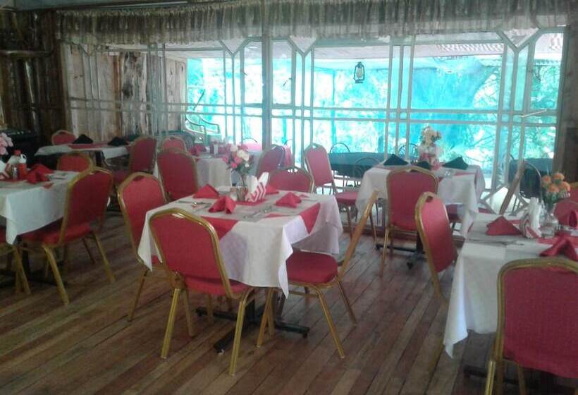 هتل Brooks Lodge