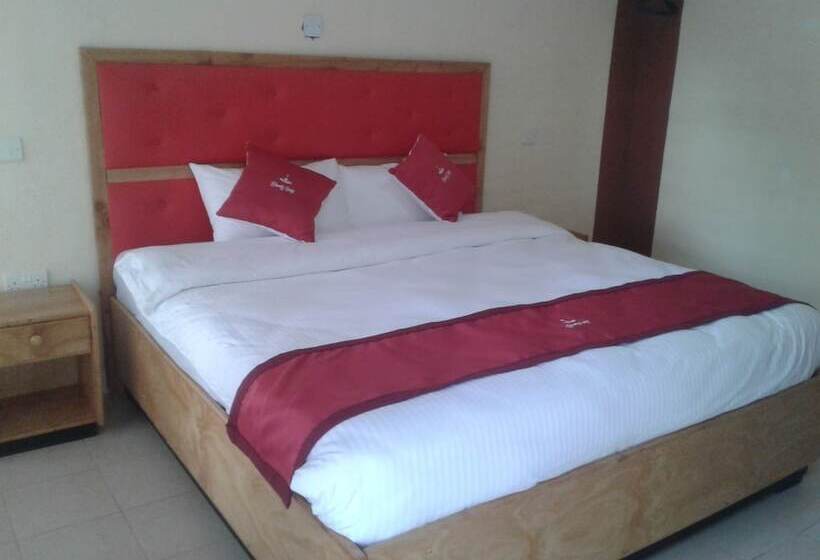 هتل Brooks Lodge