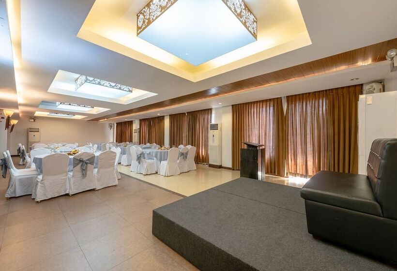 호텔 Capital O 176 Bliss