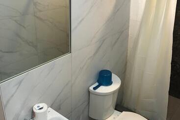 هتل Seabreeze Beach Lodge