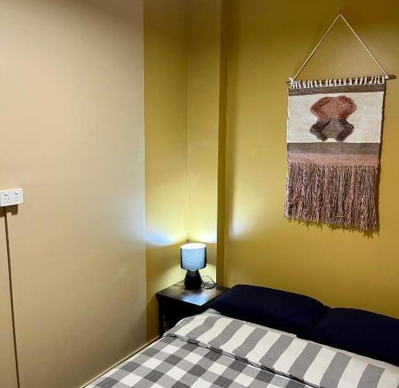 Mad Monkey Hostel Coogee Beach