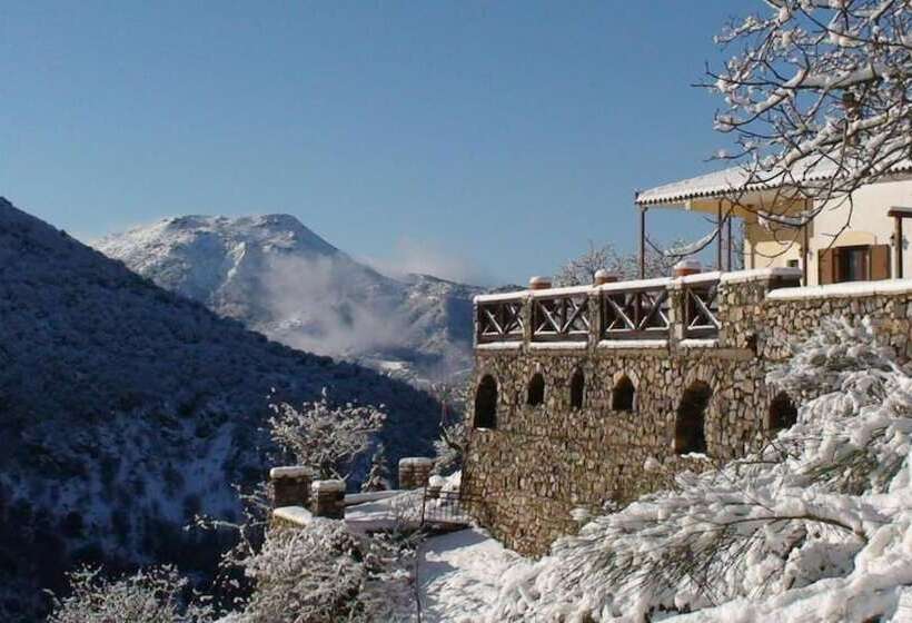 פנסיון Agnantio Studios & Suites