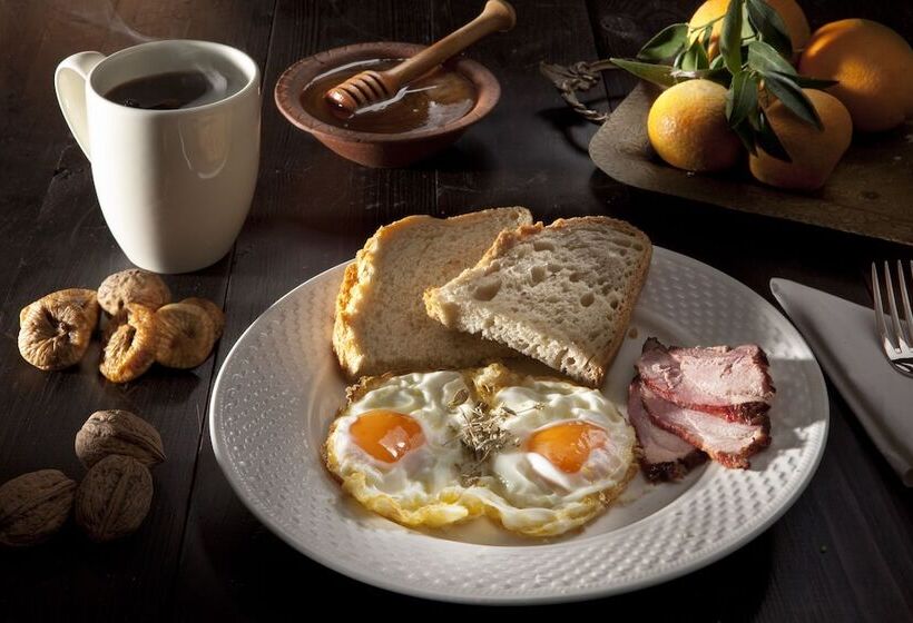 פנסיון Agnantio Studios & Suites