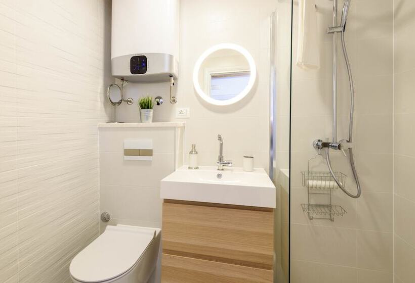 پانسیون Apartments & Rooms Tiramola Old Town