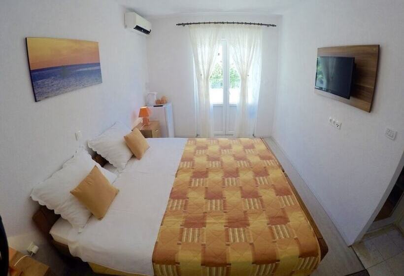 پانسیون Vila Lacman