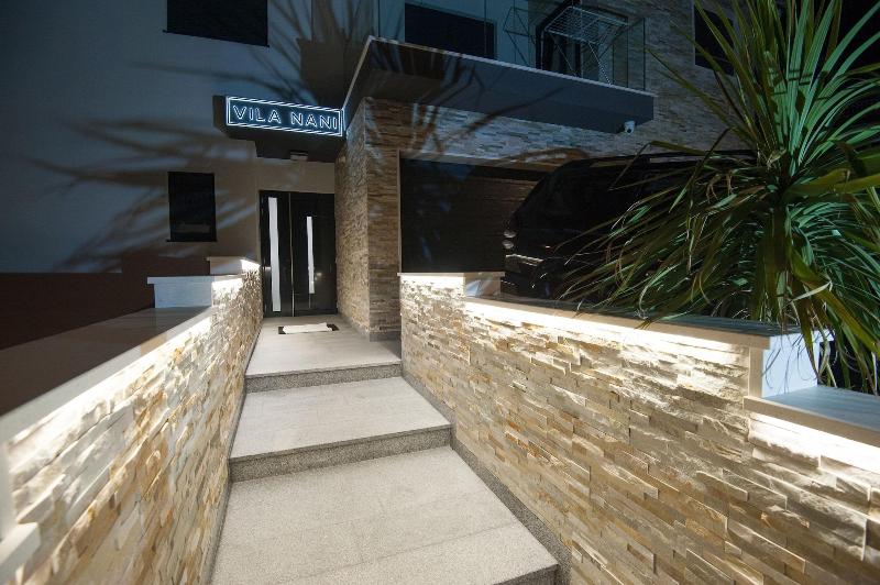 پانسیون Villa Nani