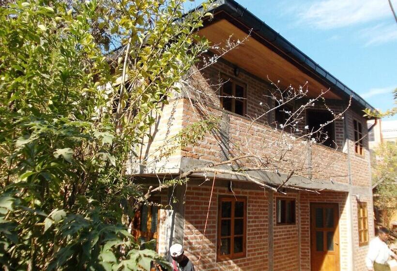 Thitaw Two B&b