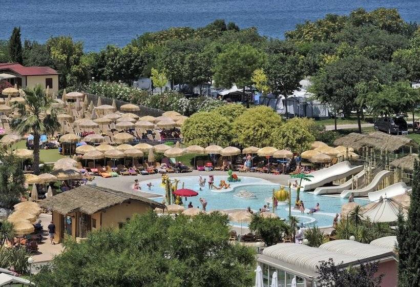هتل Piani Di Clodia Holidaypark