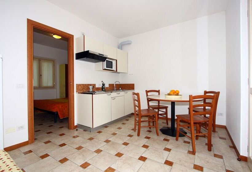 هتل Piani Di Clodia Holidaypark