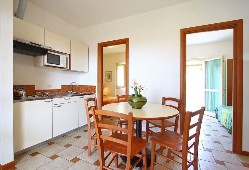 هتل Piani Di Clodia Holidaypark