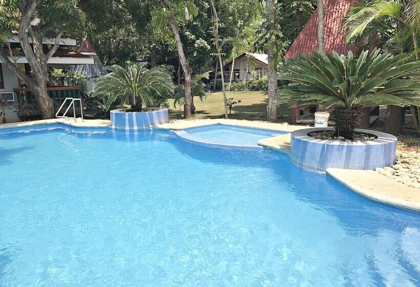 Отель The Pelicans Resort