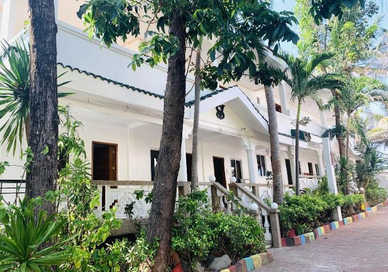هتل Villa Soledad Beach Resort