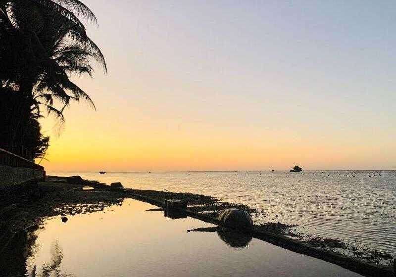 هتل Villa Soledad Beach Resort