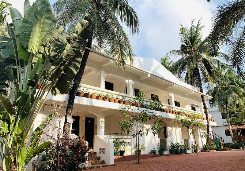 هتل Villa Soledad Beach Resort