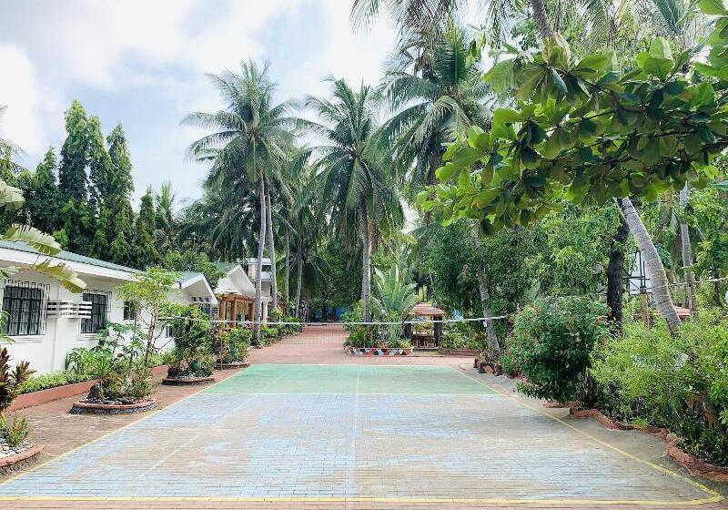 هتل Villa Soledad Beach Resort