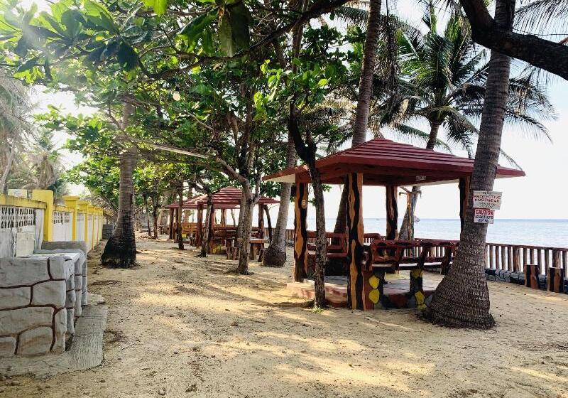 هتل Villa Soledad Beach Resort
