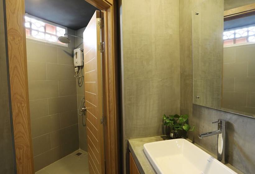 ユースホステル Sky Hotel Central Phnom Penh   Rooms & Apartments