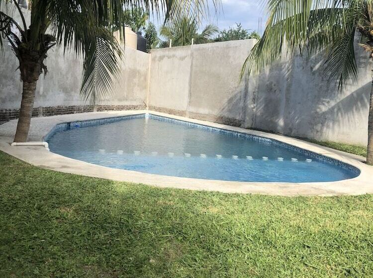 هتل Casa Las Lomas Hostel