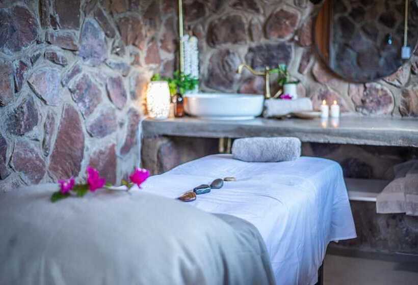 فندق Dinkweng Safari Lodge