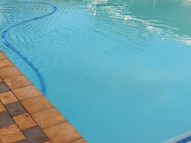 فندق Msitu Kwetu Lodge & Safaris